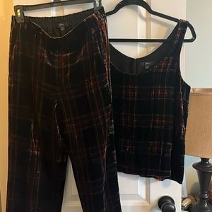JCrew velvet set. Tank and full length pants.👖